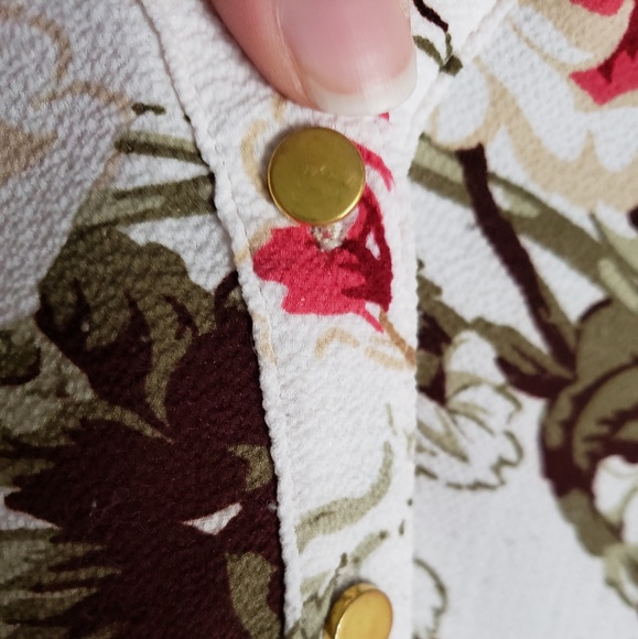 Floral Print Half Button Up Blouse - Picture 3 of 7